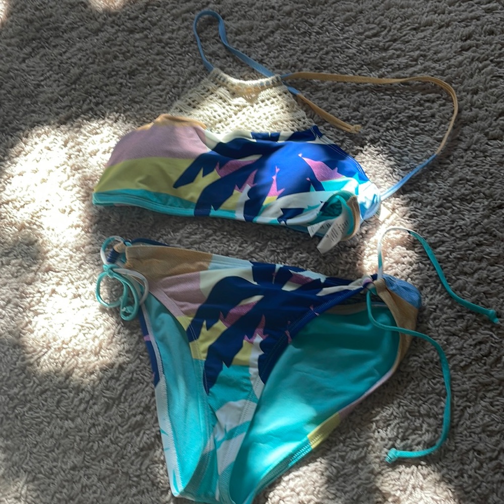 Brand new kids/tween suit light use